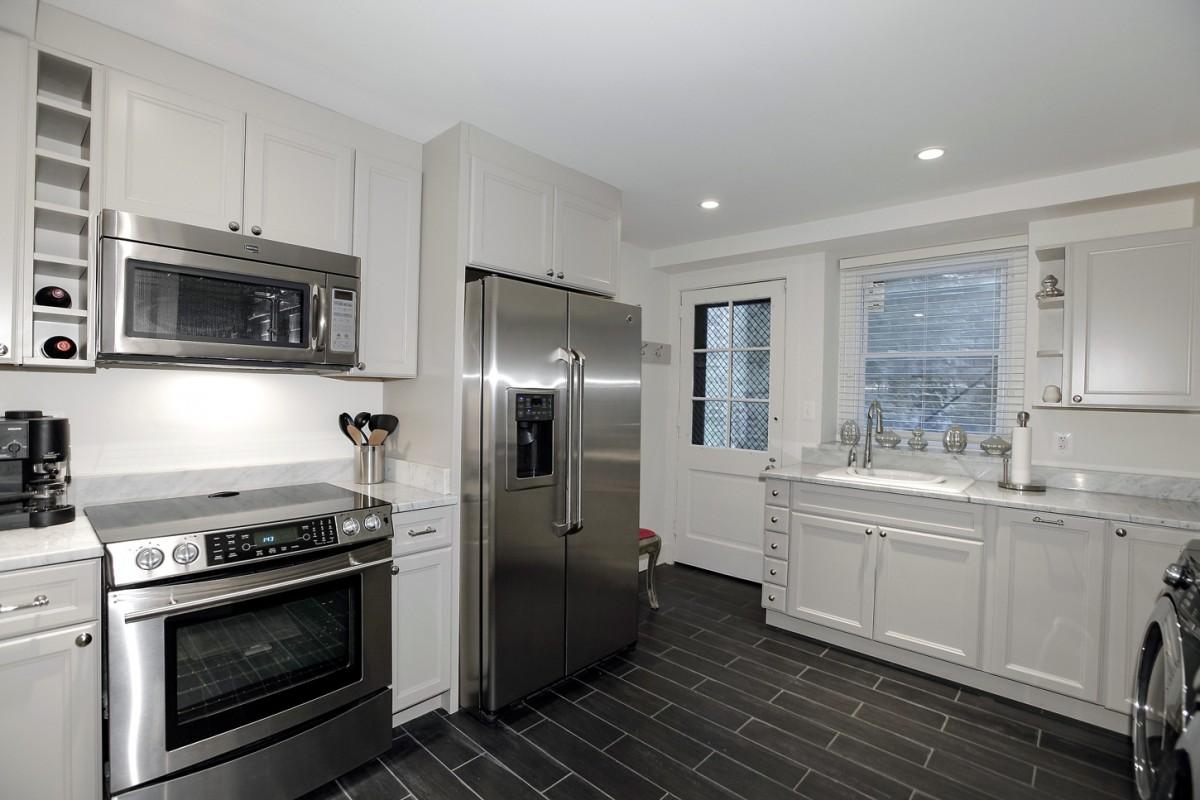 2446 Belmont Road NW Washington DC Obamas New Home 2nd Kitchen and Laundry 1200x800