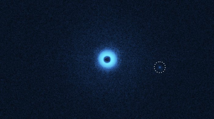 Экзопланета-спутник молодой звезды CS Cha.