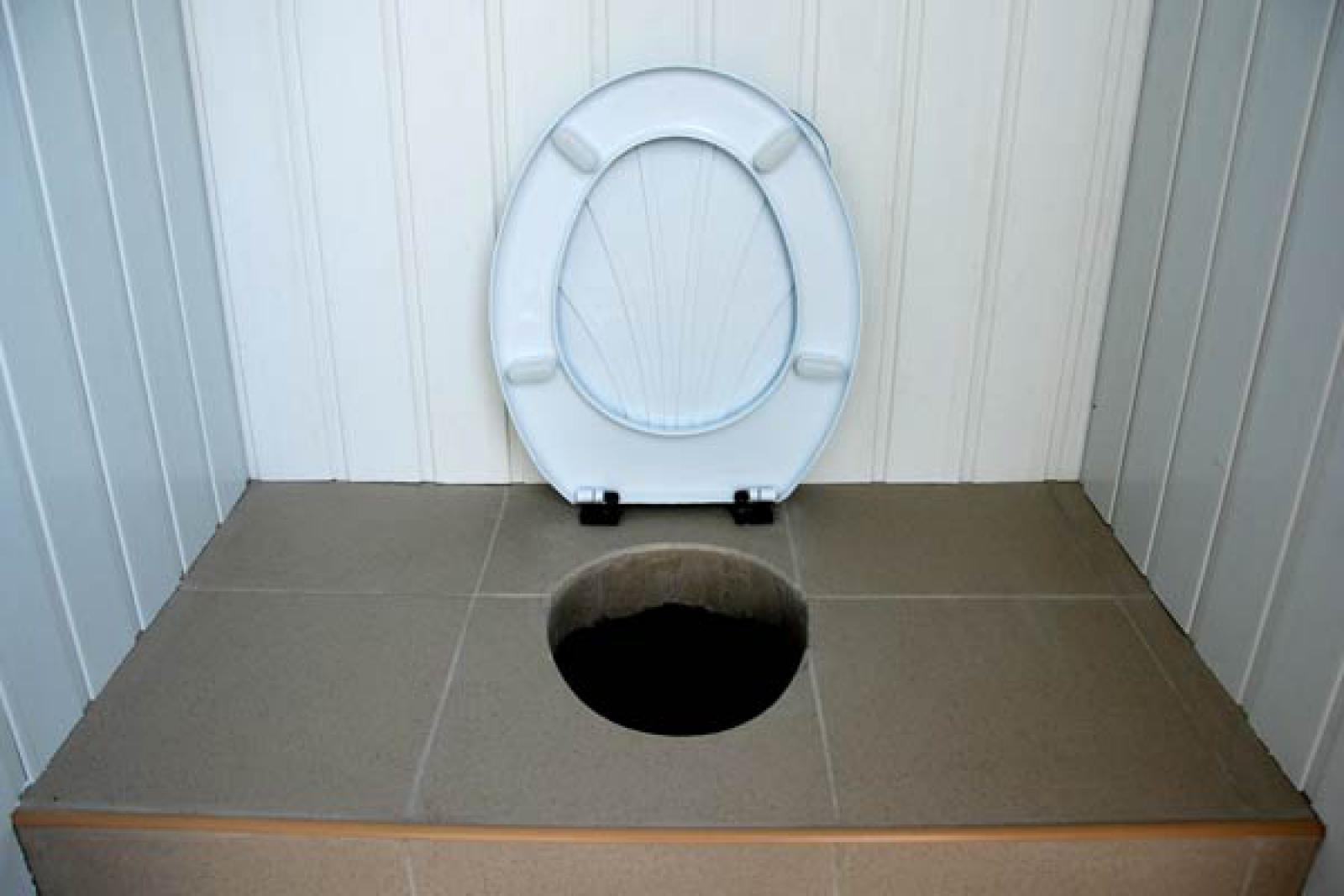 Подиум для унитаза. Separett Privy 500 сиденье. Унитаз дачный (для выгребных ям). Стульчак для дачного туалета. Унитаз для дачного туалета.