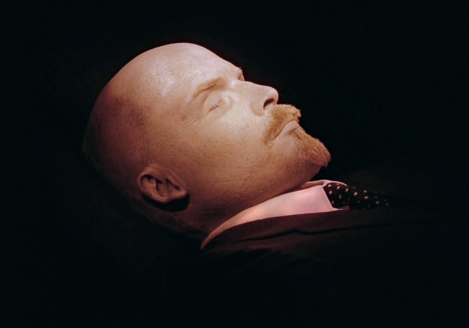 ленин лежит в мавзолее фото