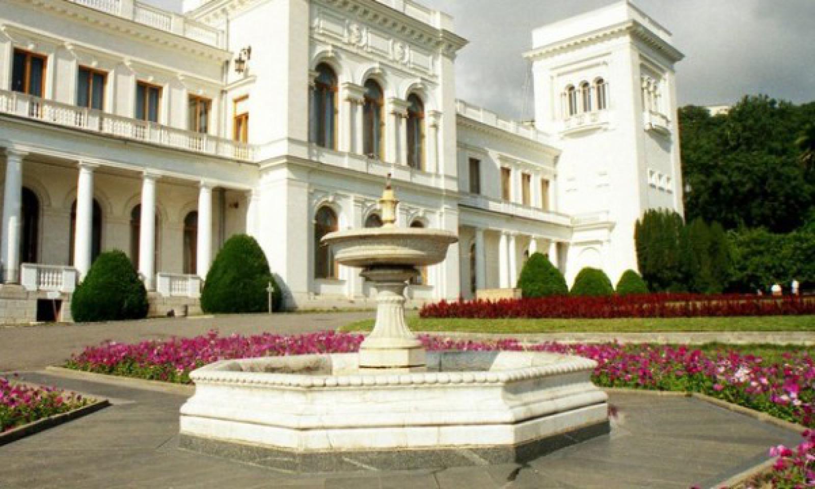 царский дворец в крыму