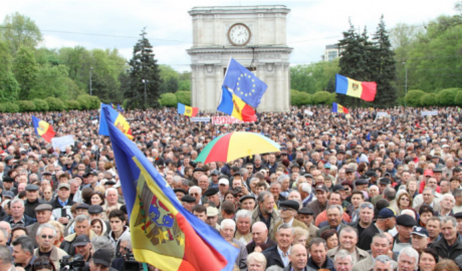 Население кишинева. Оппозиция в Молдавии. Митинги в Молдове. Майдан в Кишиневе. Молдавия избиратели.