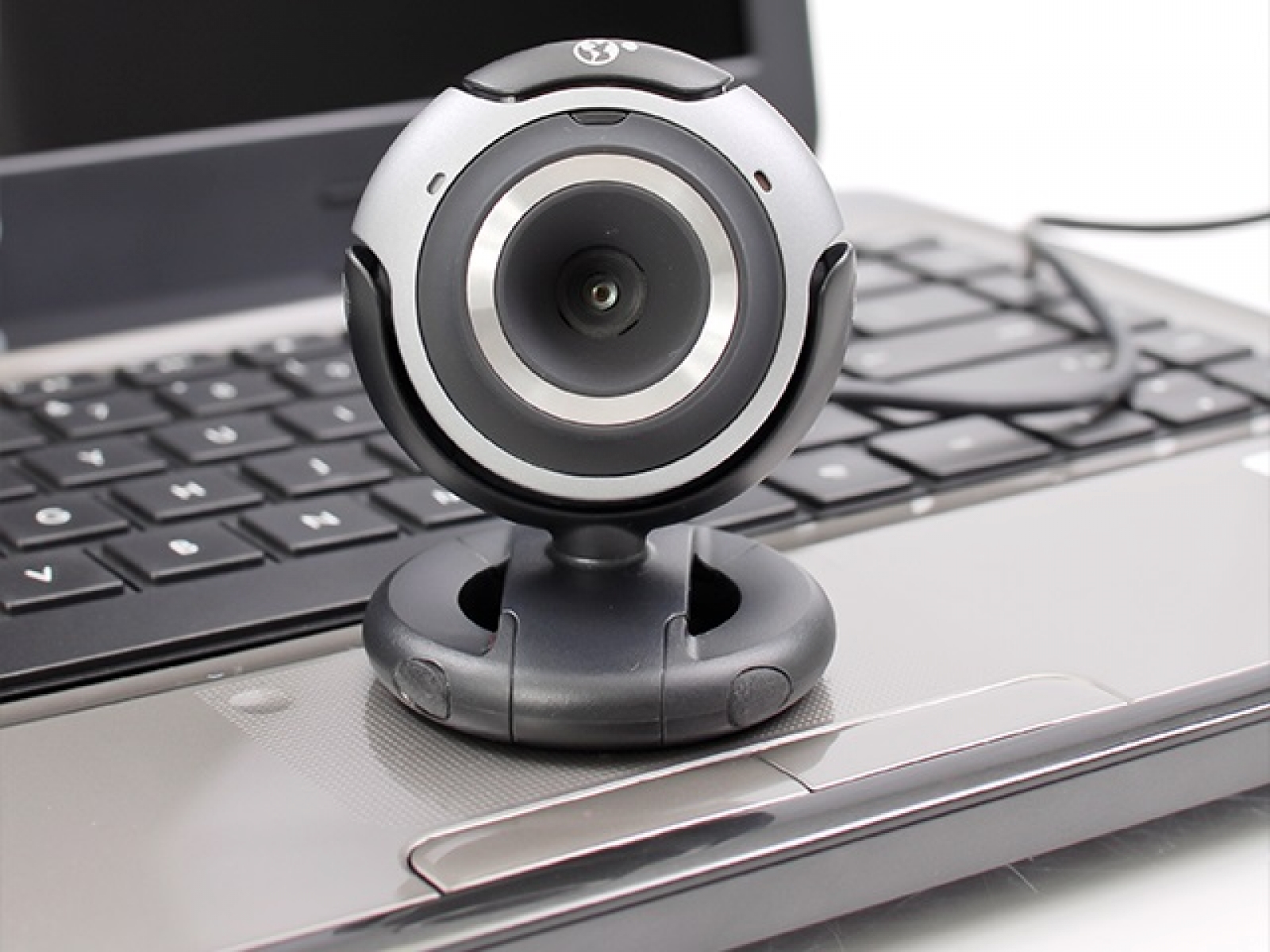 Использование веб камеры. Logitech c710 веб камера. Logitech webcam 205. Вебкамера Logitech 820. Веб камера внешняя для ноутбука.