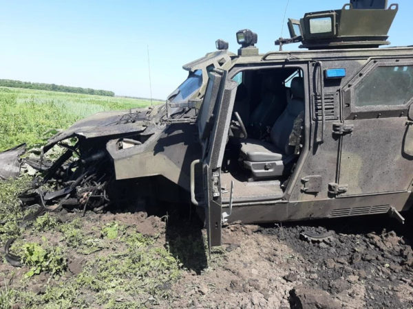 На Донбассе подорвался автомобиль ВСУ