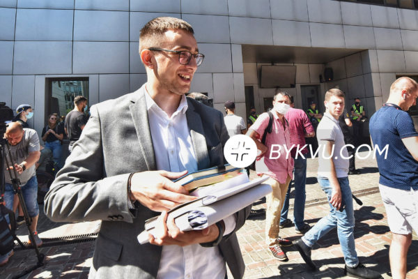 Стерненко приехал в апелляционный суд