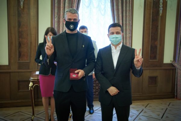 Зеленский наградил Потапа, Тину Кароль и других выдающихся украинцев