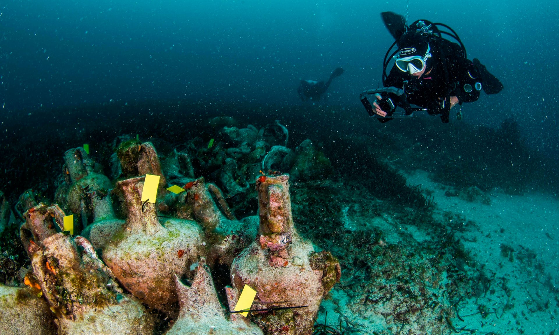 У Греції з'явився перший підводний музей: у ньому сотні стародавніх амфор: фото