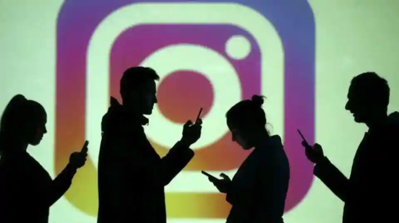 Facebook звинуватили в стеженні за користувачами Instagram через камери