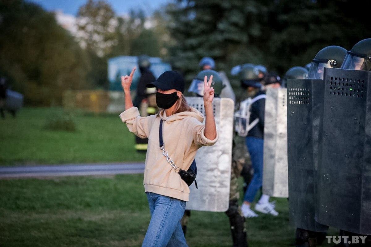 Протести після таємної інавгурації Лукашенка: мітингувальників затримують і розганяють водометами, є поранені