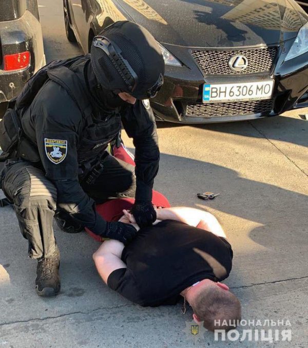 В Одесі викрили мережу борделів, яку організував поліцейський: фото і відео