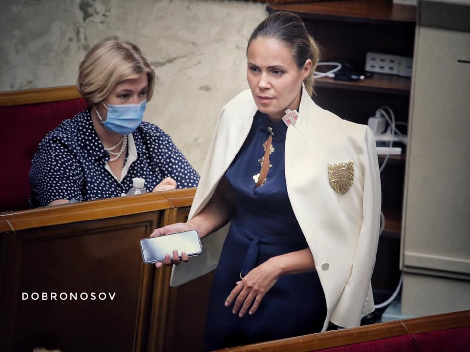 Парламентські тижні моди: Юля Тимошенко в Louis Vuitton та Зе-депутатки в Dolce&Gabbana