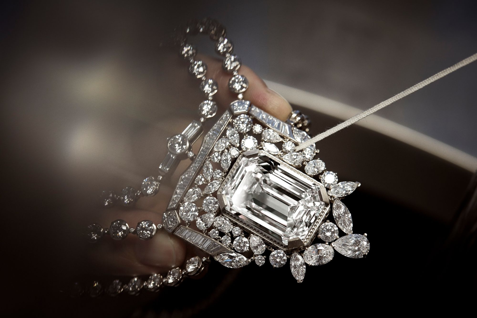 chanel no 5 diamond necklace