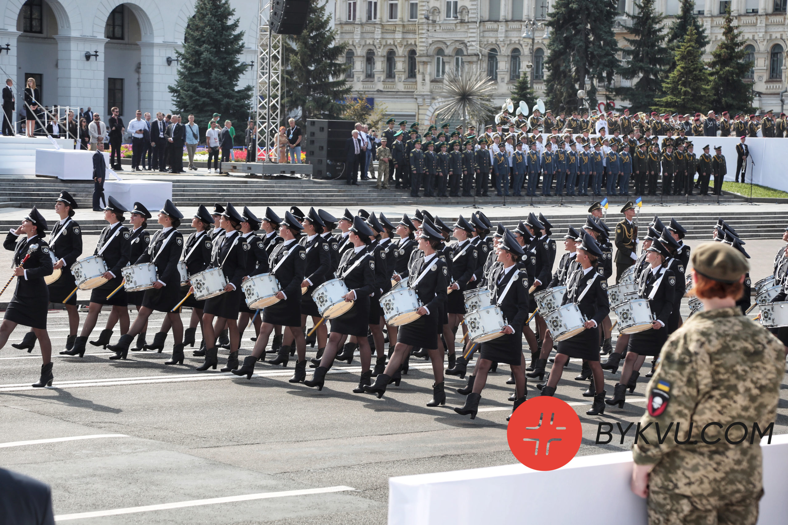 День Незалежності_марш військових