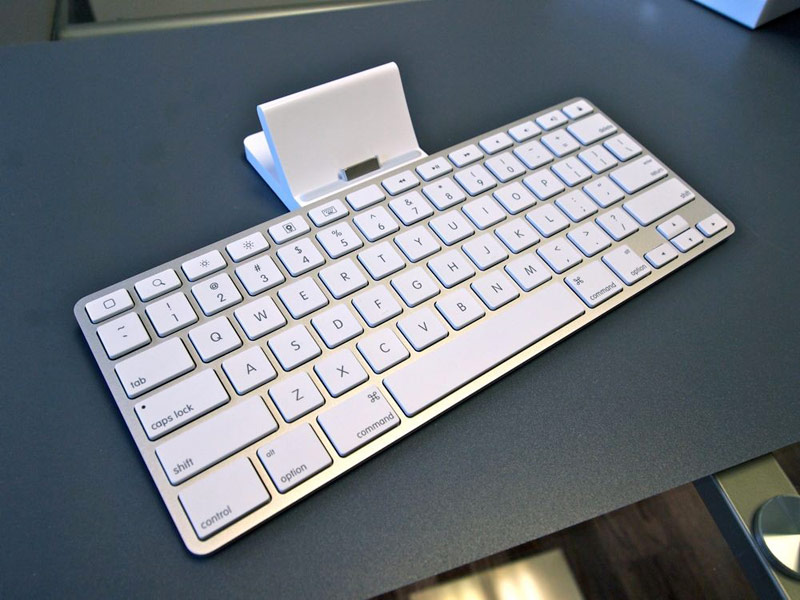 ipad keyboard dock 01 copy