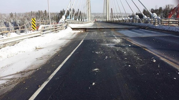 nipigon river bridge fails in cold