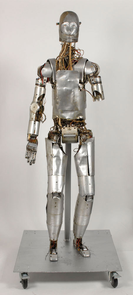 spacesuit robot dummy auction02