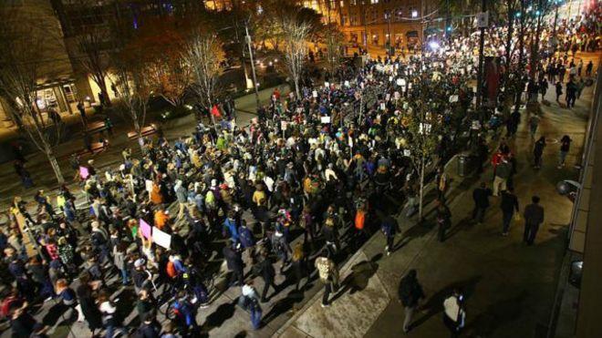 161110051404 seattle protest 640x360 getty nocredit