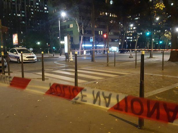 7 people held hostage in Paris travel agents