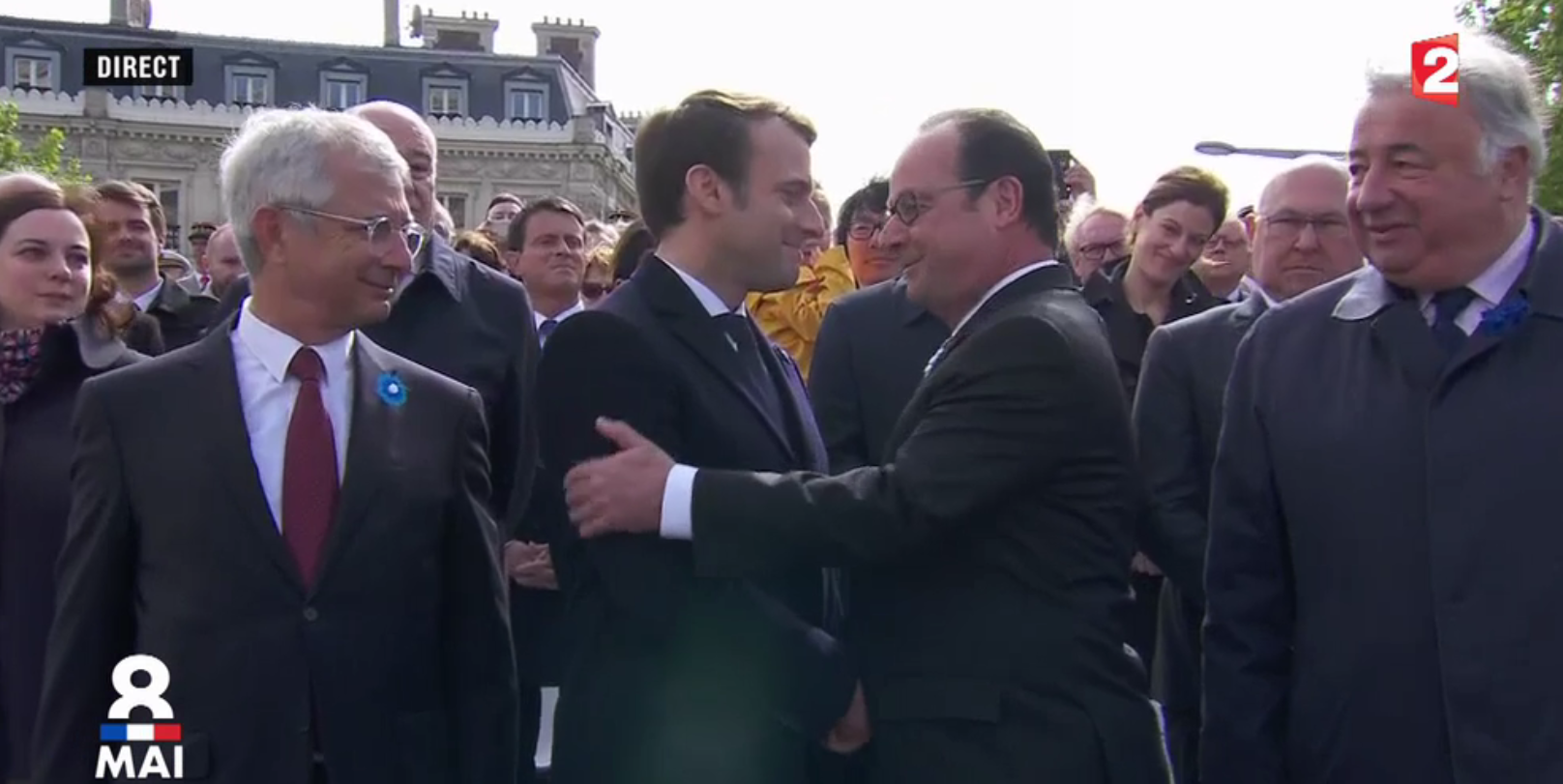 Олланд и Макрон приняли участие в военном параде в Париже
