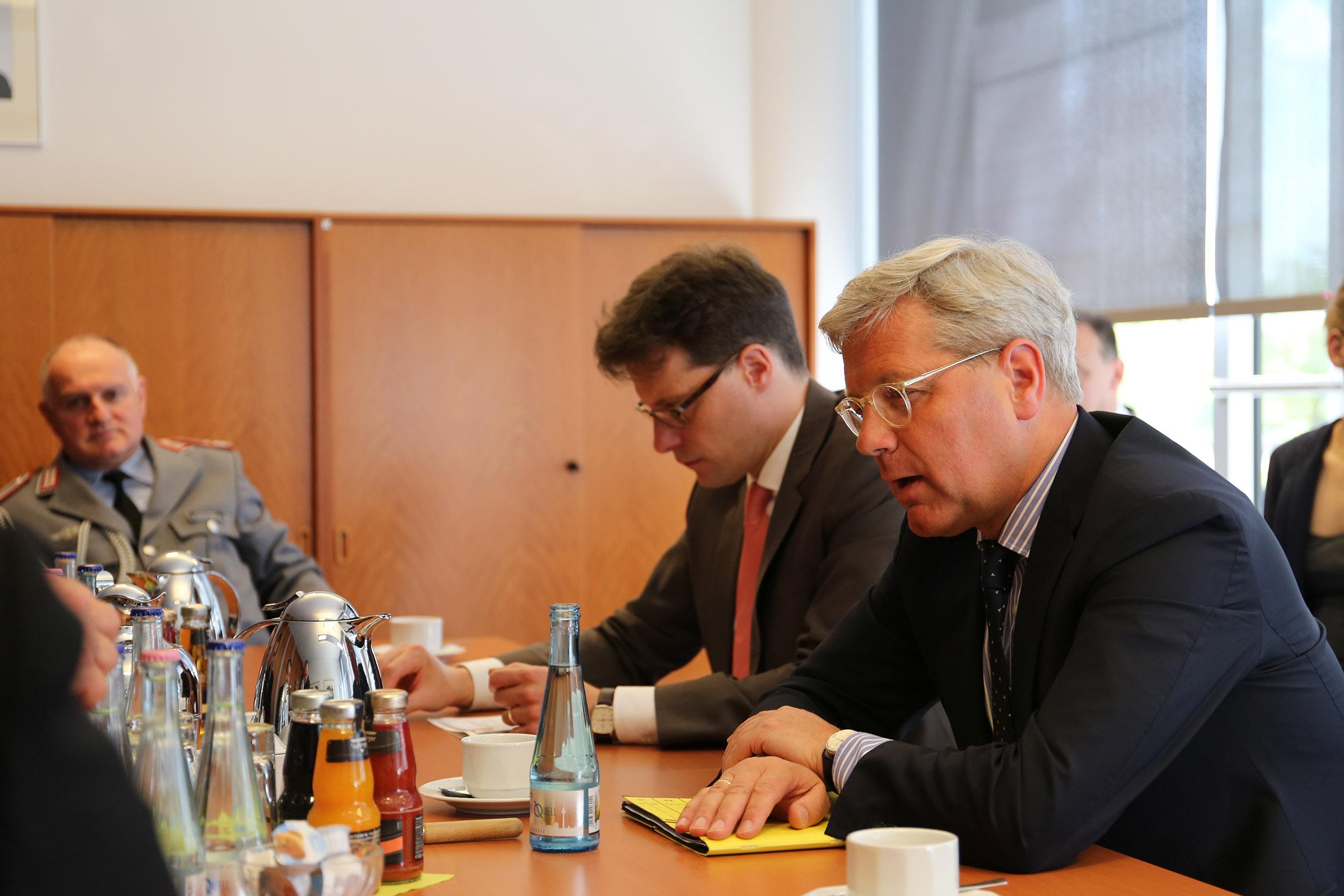  Полторак встретился с председателем комитета по вопросам внешних дел Бундестага_4