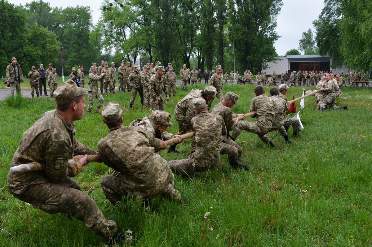 В бригаде тактической авиации Вооруженных сил Украины (ВСУ) состоялись спортивные соревнования_2