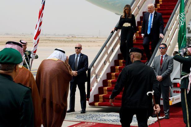 Трамп прибыл с первым официальным визитом в Саудовскую Аравию_1