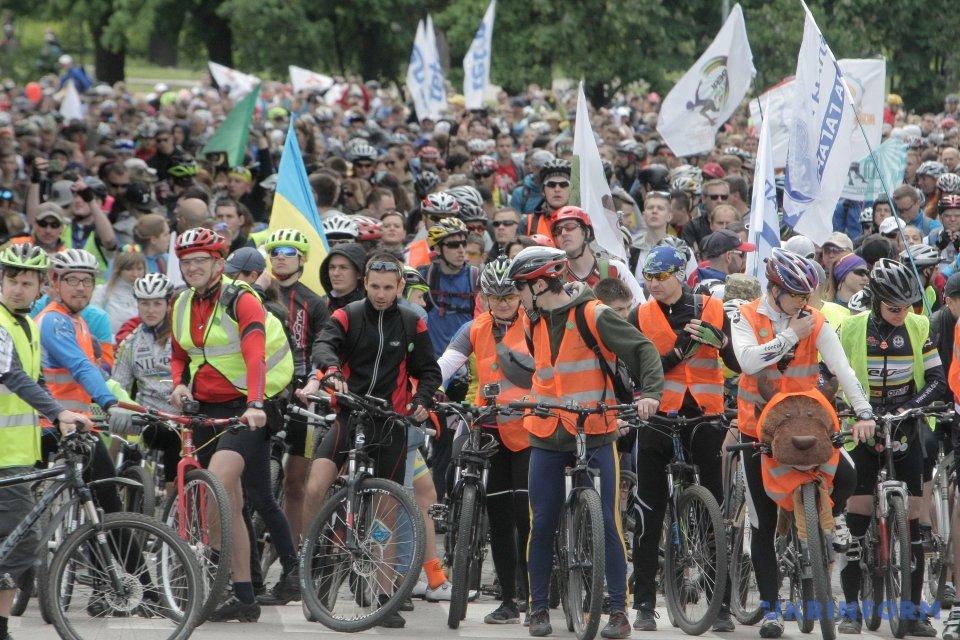  5 тыс. велосипедистов проехались Харьковом_5