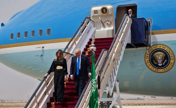 Трамп прибыл с первым официальным визитом в Саудовскую Аравию_5