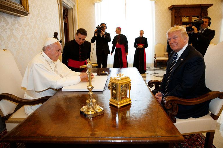 Папа Римский провел аудиенцию с Дональдом Трампом в Ватикане_6