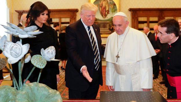 Папа Римский провел аудиенцию с Дональдом Трампом в Ватикане_4