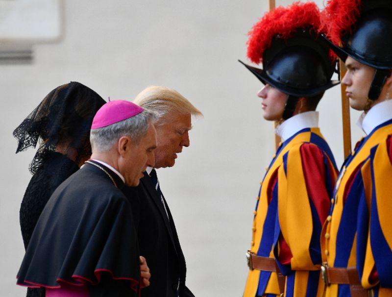 Папа Римский провел аудиенцию с Дональдом Трампом в Ватикане_2