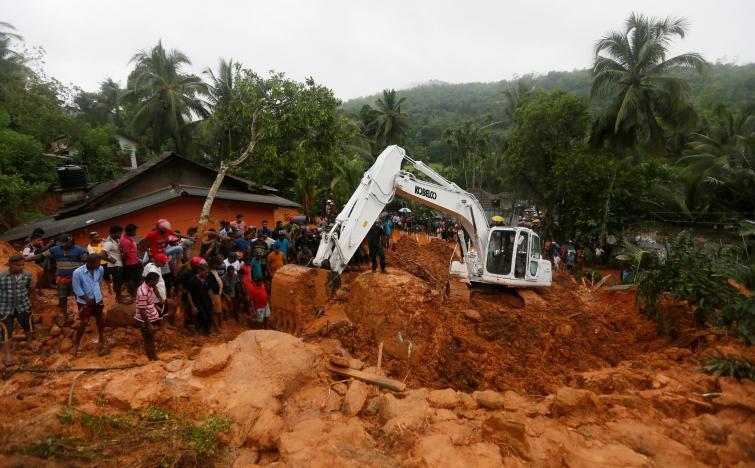 В Шри-Ланке в результате наводнения и пяти оползней погибли не менее 91 человека_3