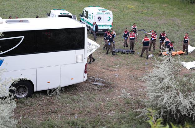 В Турции возле Анкары перевернулся пассажирский автобус, 8 человек погибли, 34 травмированы