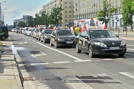 Протесты водителей такси в крупнейших городах Польши