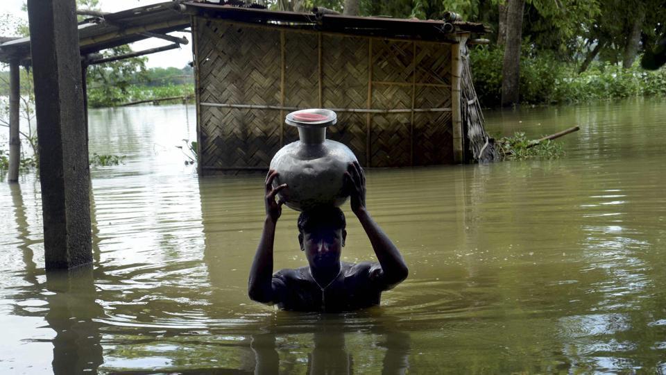 district carries fresh drinking water affected flood 2c8405b8 64a8 11e7 89bd 50891d422d4c