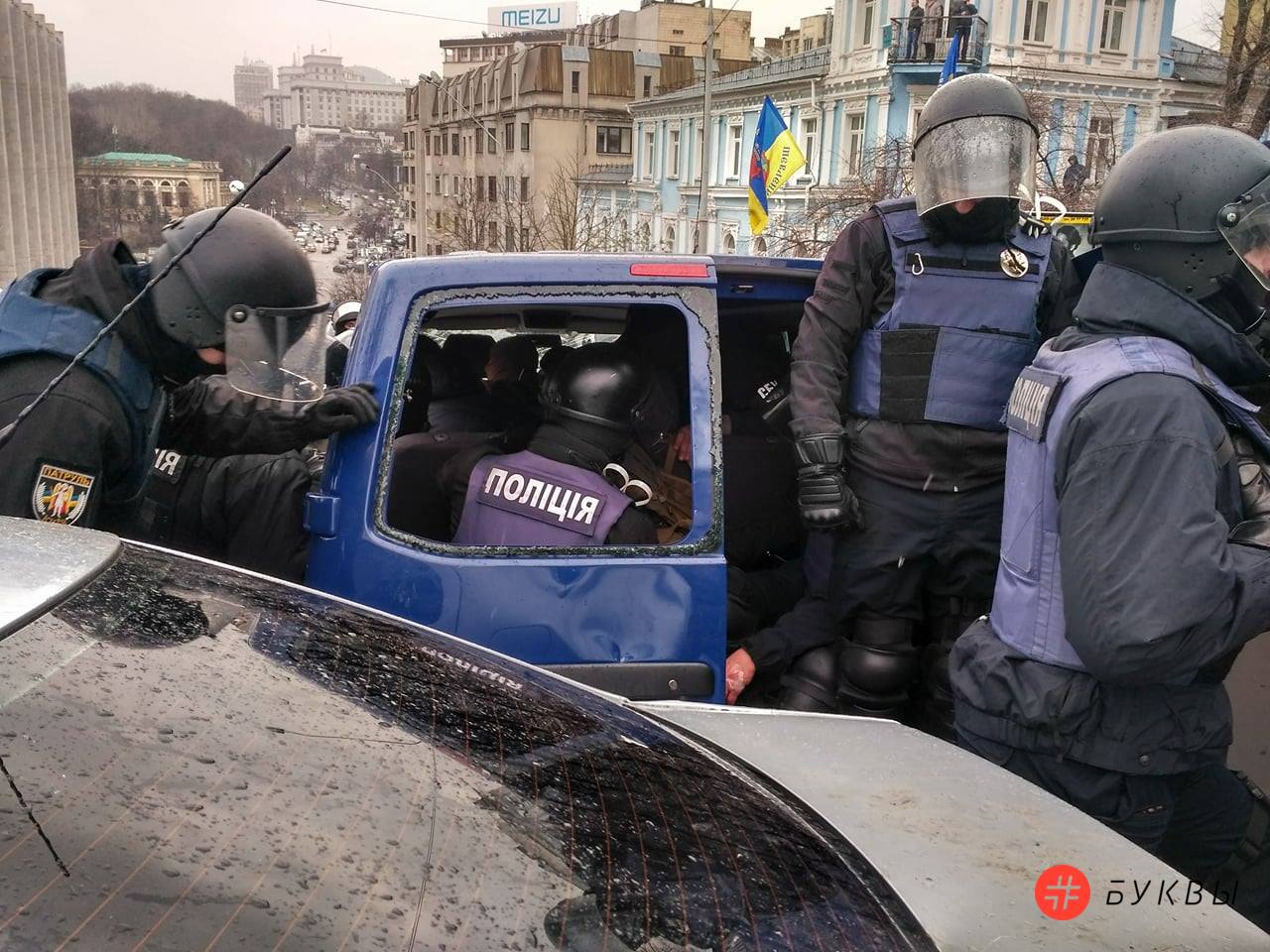 Разбитый автобус силовиков_Саакашвили_05