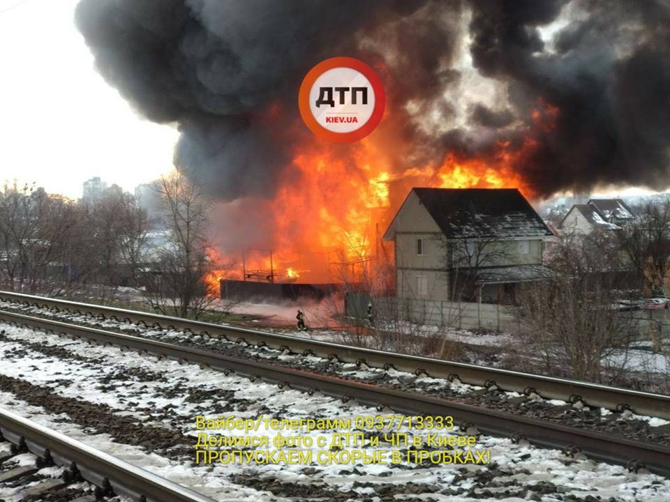 Пожар на Русановских садах в Киеве