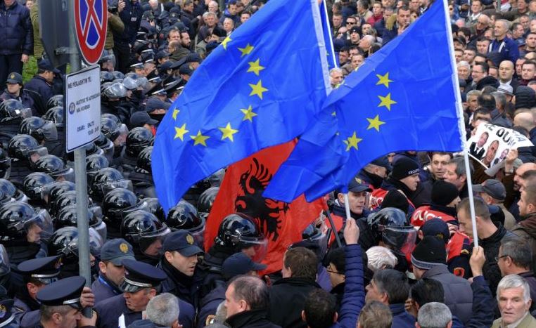Протест в Албании