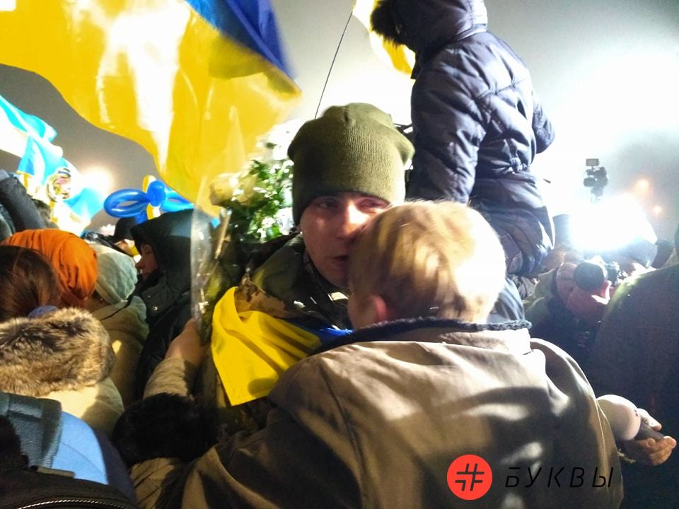 Встреча украинских пленных в Борисполе_03