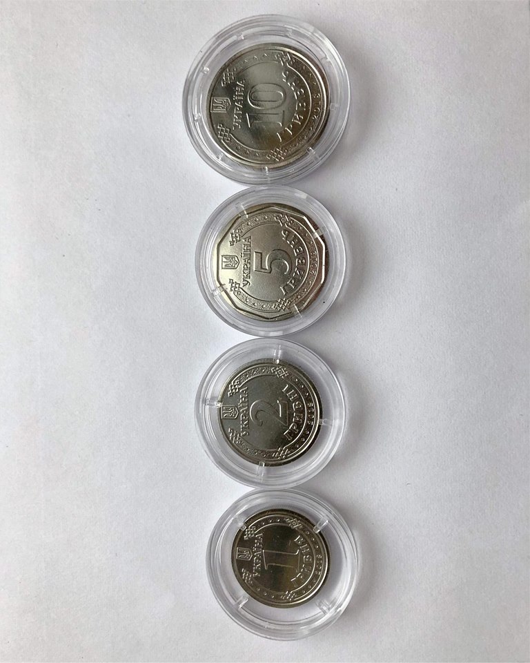 Образцы новых украинских монет.