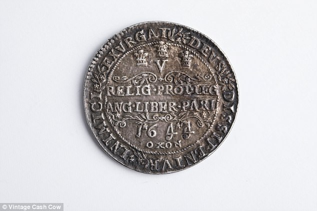 4D289F9300000578 5835561 The reverse of side of the coin outlines King Charles I s aims f a 3 1528871453215