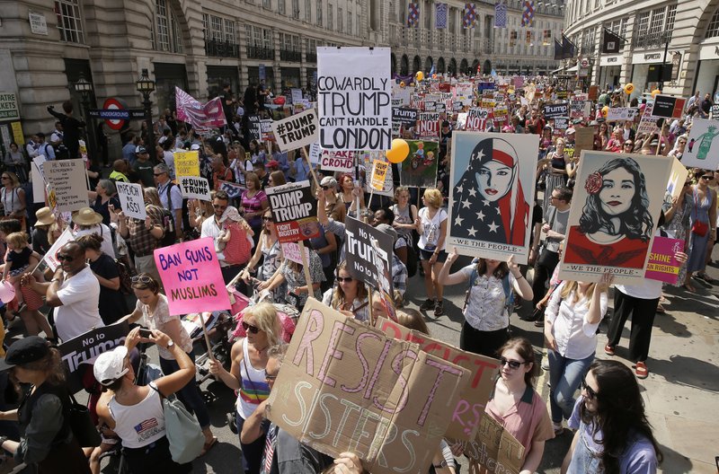 В Лондоне протестовали против Трампа_06