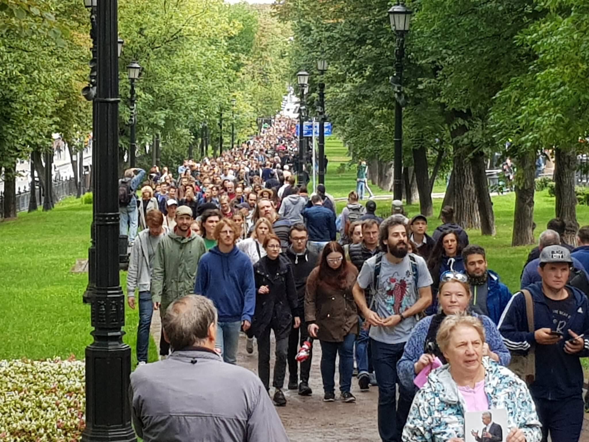 Новости в москве час назад. Москва люди. Митинг. Новости Москвы. Москва август.