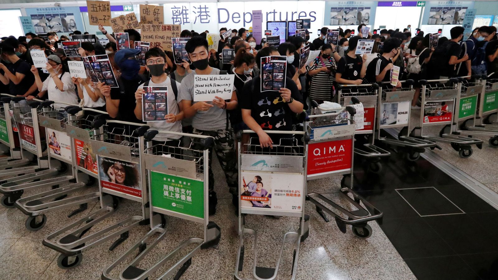 протесты_гонконг_аэропорт